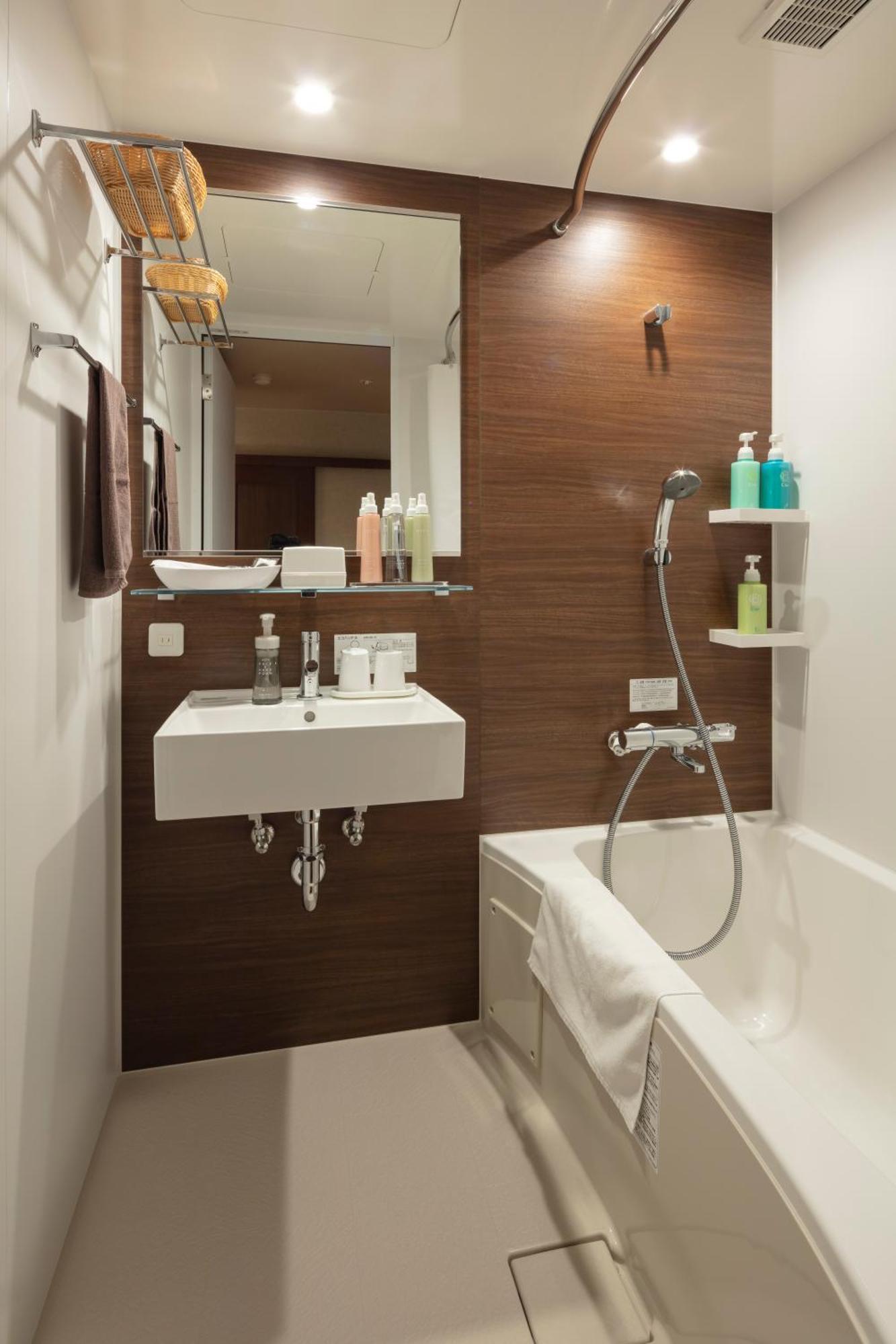 Twin Room with Partial Sea View
